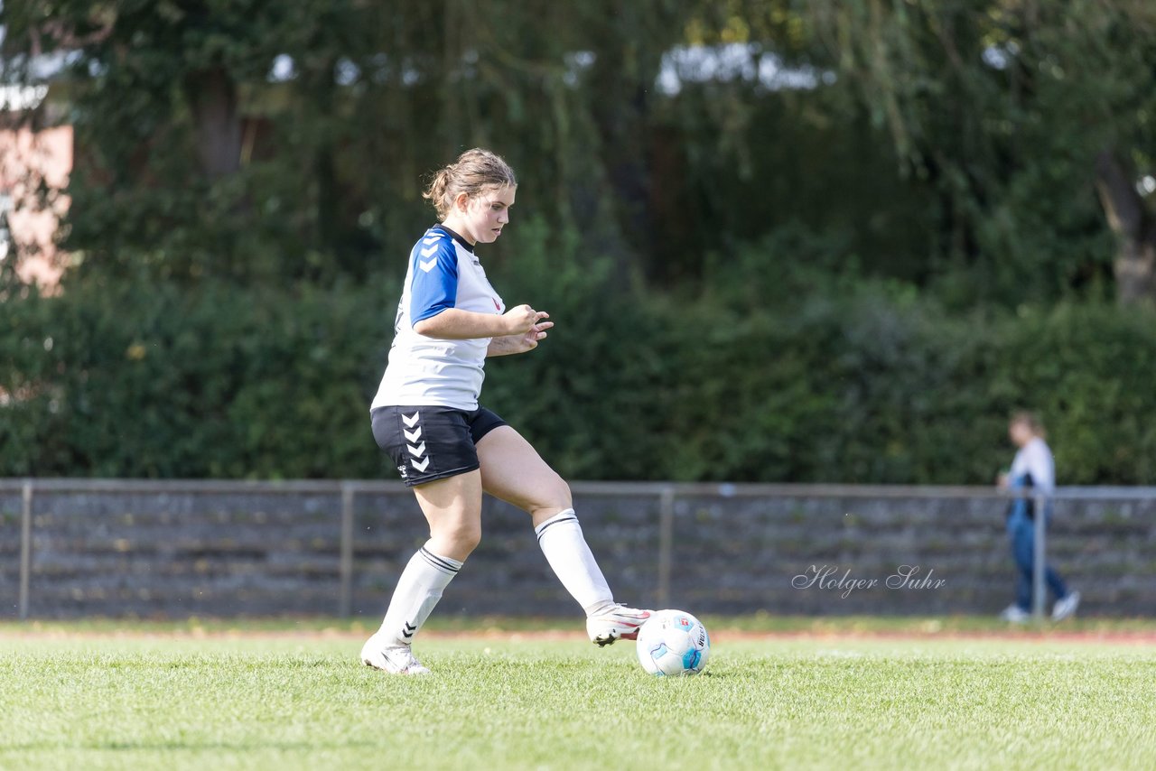 Bild 240 - wBJ VfL Pinneberg - Germania Schnelsen : Ergebnis: 15:1